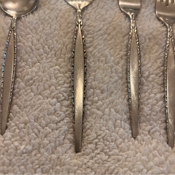 Oneida Community Venetia Stainless Flatware Silverware Spoons Forks 6 piece - Picture 5 of 7
